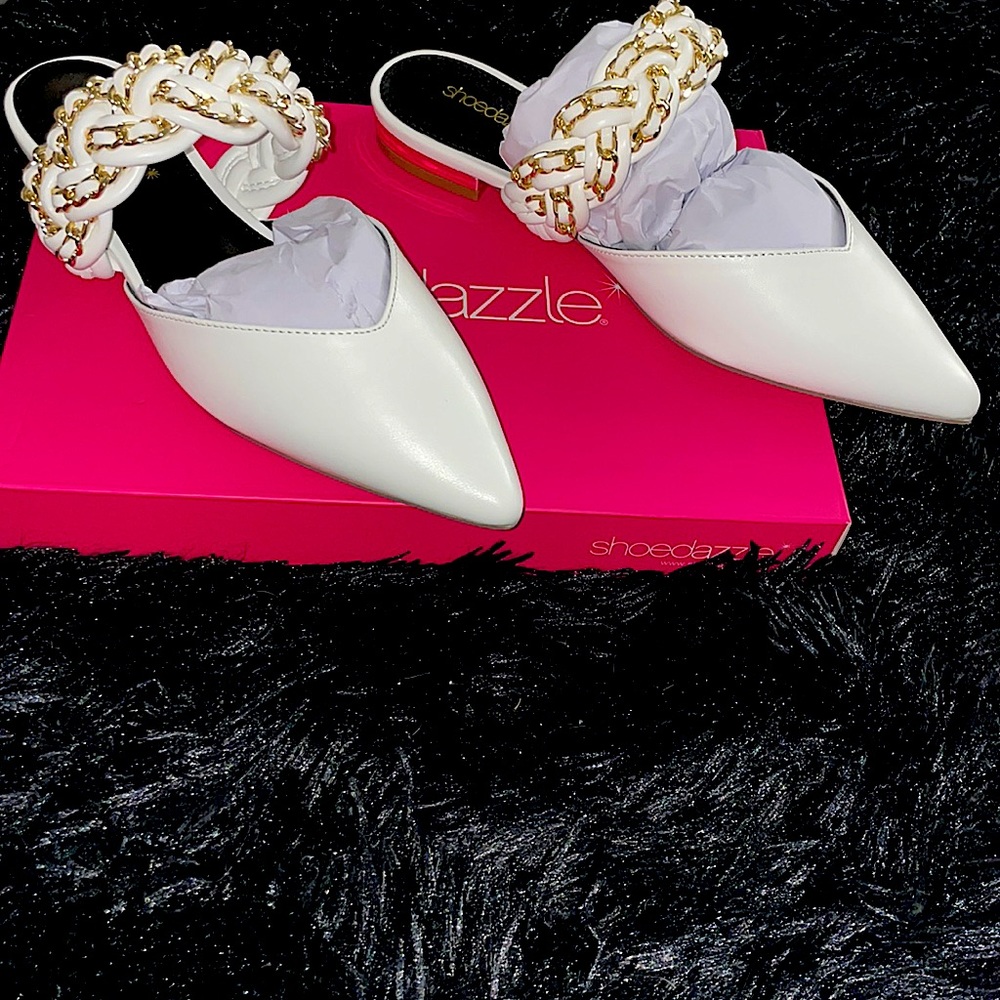 MERIDAN POINTED TOE FLAT MULE
